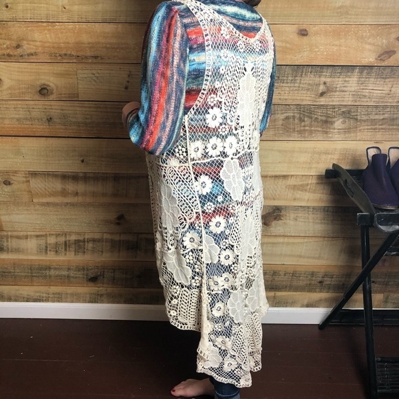 Crochet Lace boho style Cardigan - Picture 3 of 8